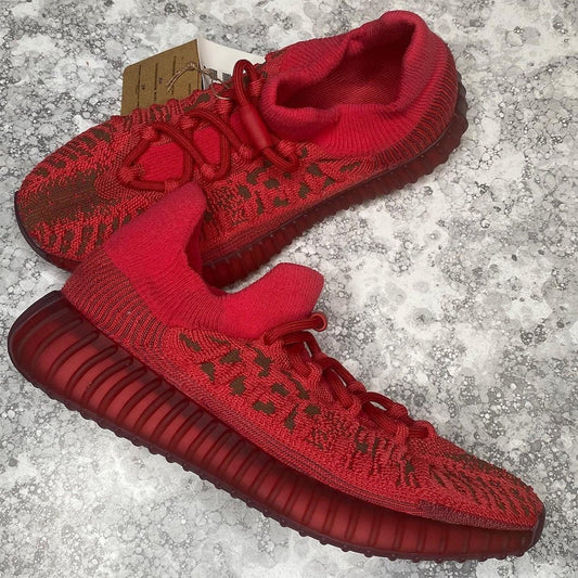 Fotos do Yeezy 350v2 CMPCT "Slate Red" são vazadas