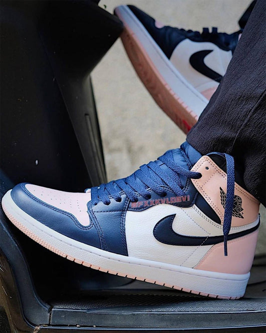 SNEAKER NIKE AIR JORDAN 1 HIGH OG ATMOSPHERE FEMININO BRANCO ROSA PRETO FEMININO 
