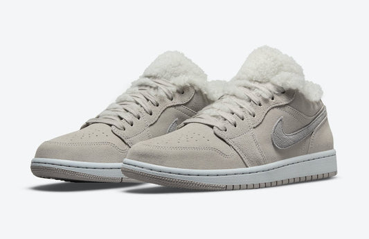 NIKE AIR JORDAN 1 LOW SHERPA FLEECE