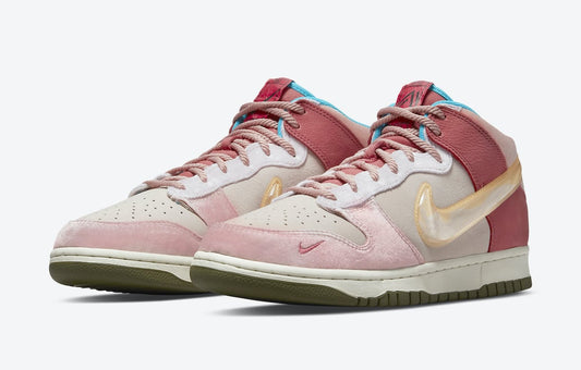 Social Status Nike Dunk Mid Strawberry Mid