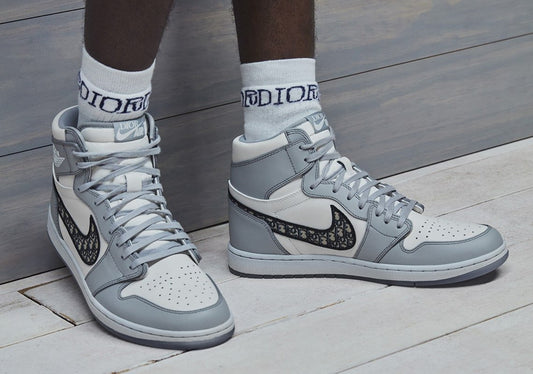 Usando o Nike Air Jordan 1 High Dior 